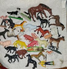 lot miniature figurine animaux de la ferme et fermiers 