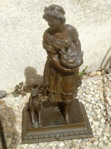 Statue en métal vintage