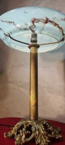 lampe bronze  et laiton art deco  opaline marbré  45x30 av n