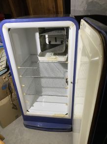 Frigo bleu marque Frigidaire