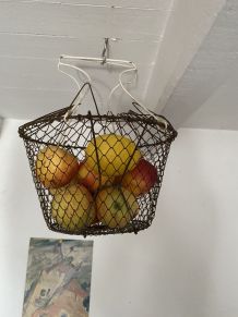 Ancien panier pliable en fil de fer tressé 