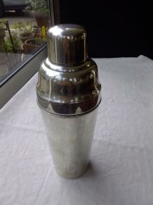 Shaker anglais en métal argenté 