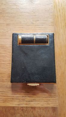 Poudrier avec tube de rouge à lèvres des années 30