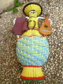 Bouteille en verre VIRESA , scoubidou , vintage