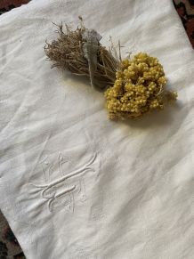 Nappe ancienne en fil de coton damassé  monogramme SL.