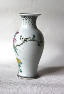 Vase décoratif vintage asiatique Chine. Joli décor fleuri - 