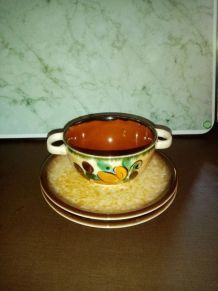 Bol et ses deux soucoupes