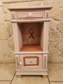  Meuble relooké "Octobre rose" – pièce unique, hommage 