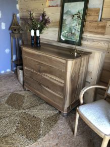 Commode ancienne en noyer 