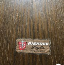 Table basse Riskoff à plateau cabaret 