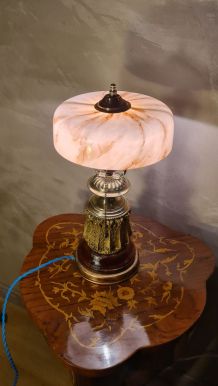 lampe 1900 laiton bronze bois, abat jour opaline marbré 43x2