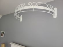 Support blanc de ciel de lit