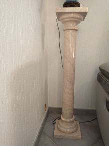 Colonne en marbre du Portugal