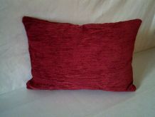 Coussin en tissu velours bordeaux 