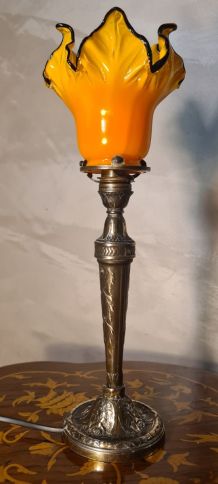 lampe bronze signé sr 1900 tulipe opaline jaune bordé de noi