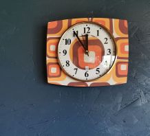 Horloge vintage pendule murale silencieuse "Japy seventies"