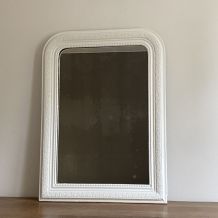 Miroir Louis Philippe fin 19ème. Blanc. 80x60.