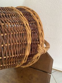 Panier rond en osier bicolore annees 80.