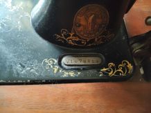 Machine à coudre singer