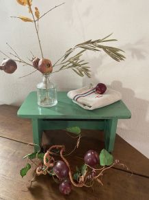 Grand repose-pieds vintage en bois vert menthe.