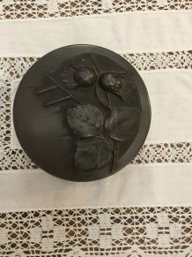 Boîte en étain art nouveau