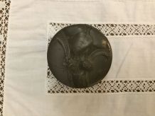 Boîte en étain art nouveau