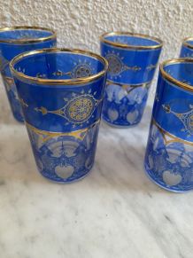 6 verres à thé marocains bleus et dorés.