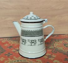 Cafetière et théière en tôle émaillée (Geneviève Lethu)