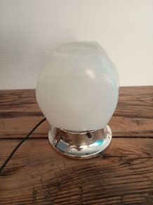 lampe verre moulé 