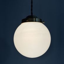 PAIRE D’ANCIENNES SUSPENSIONS EN OPALINE VINTAGE 13 CM