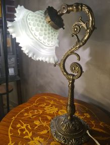 lampe 1900 bronze magnifique abat jour opaline blanche 40x27