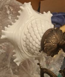 lampe 1900 bronze magnifique abat jour opaline blanche 40x27