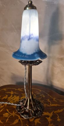 lampe bronze art nouveau tulipe pate de verre signé lumieres