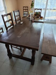 Grande table de ferme chêne massif+ banc +  8 chaises
