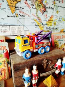 Camion remorqueur vintage  Foundation Toy – Jouet ancien