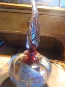 Flacon verre soufflé a inclusions signé marcel sabat