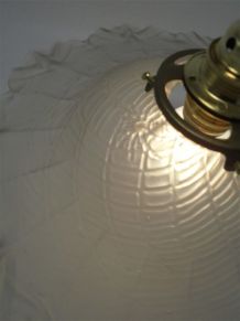 Suspension (décor toile d'araignée)