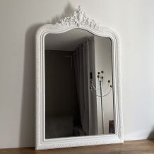 Miroir fin 19ème avec  fronton décoré. 144x92.
