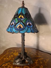 lampe pied  fer forgé ancienne ,1900 a 40 avec abat jour ver