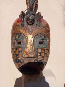 Grand masque Indonésien