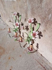 Paire d'appliques a décor végétal