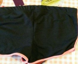 Short noir et rose 