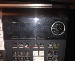 Caisse enregistreuse d'occasion Casio très peu servi