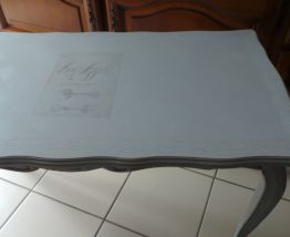 table basse gris pastel 