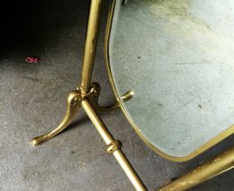 Miroir sur pied