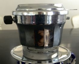 Filtre à café SFAMOKA chrome et bakélite 50