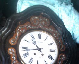 horloge oeil de boeuf 