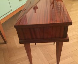 Table de chevet ou d'appoint scandinave pieds compas vintage