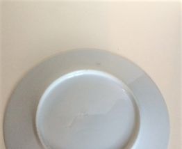 Série de sept assiettes à dessert en porcelaine 19ème