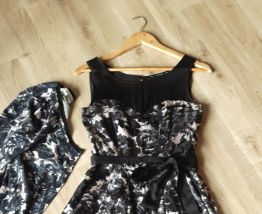 Robe rétro et son cardigan